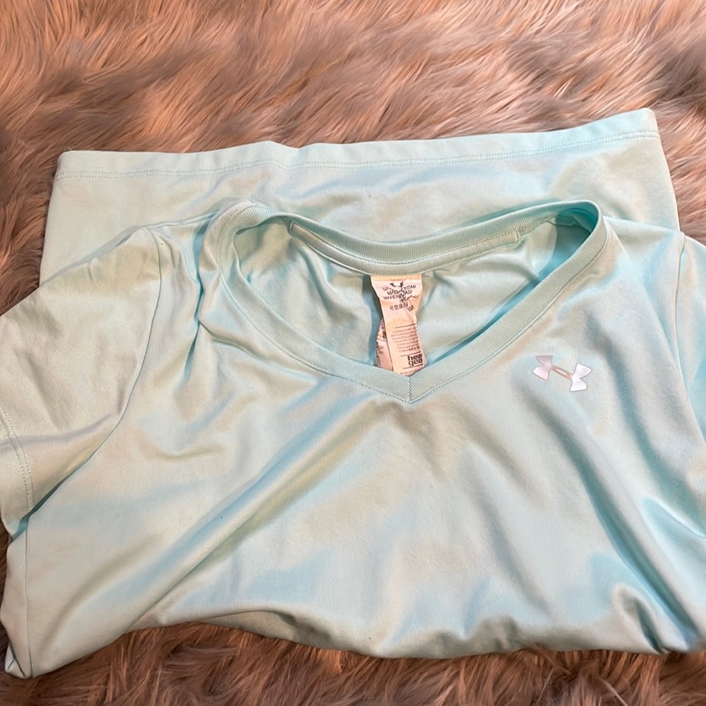 UNDER ARMOUR blue athletic top